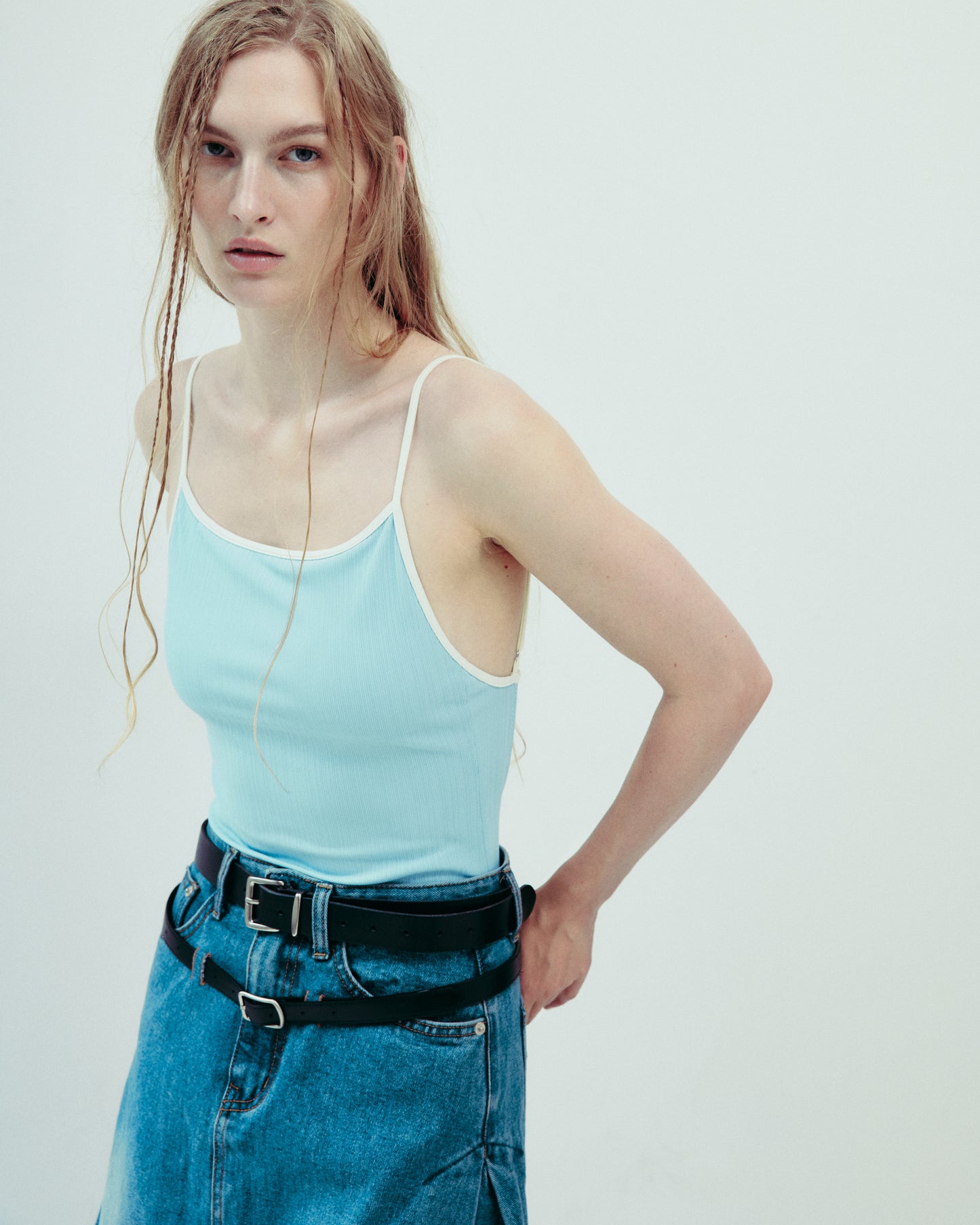DROP 5 DOUBLE BELTED DENIM SKIRT