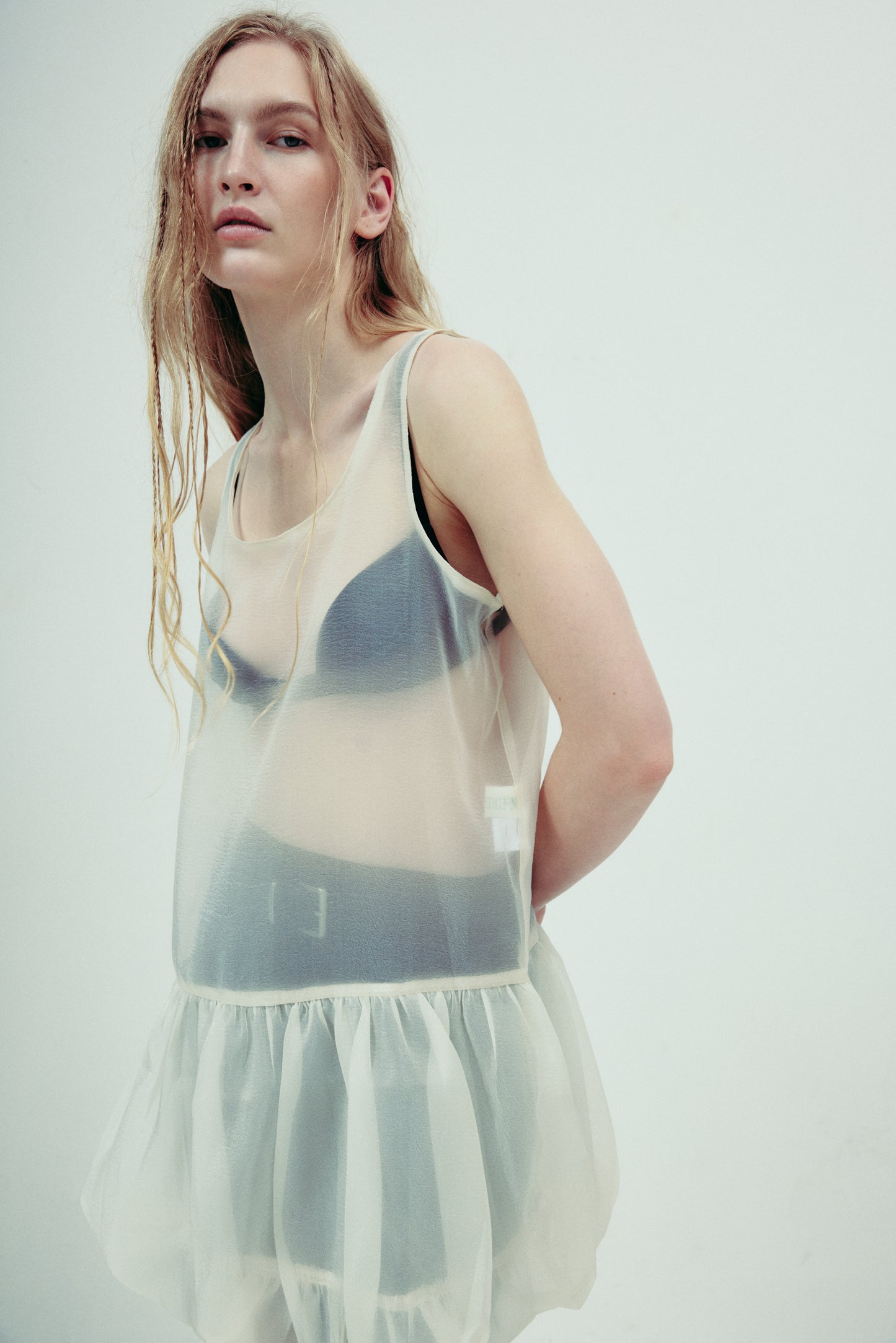 DROP 5 SHEER BALLON DRESS CREAM