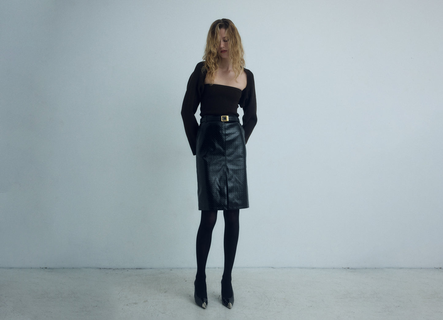 DROP 6 VEGAN LEATHER MIDI SKIRT WITH BELT