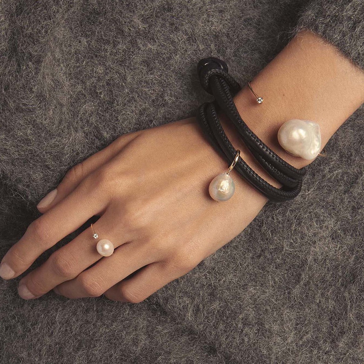 MIZUKI LARGE PEARL NECKLACE / BRACELET